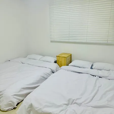 Clean House 3 Minutes From Hongik Univ Station Apartment